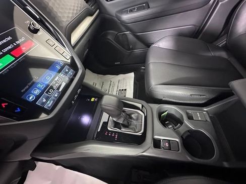 Used 2025 Subaru Forester Limited AWD/4WD image 32