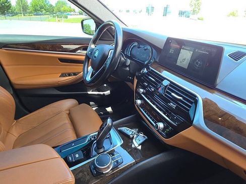 Used 2017 BMW 530i xDrive AWD/4WD image 25