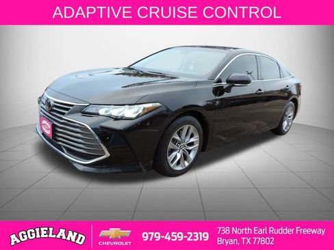 Used 2020 Toyota Avalon XLE image 8