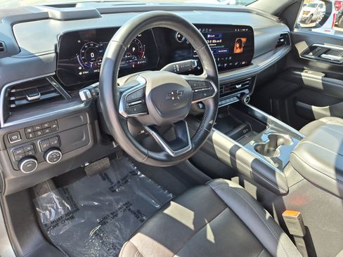 Used 2025 Chevrolet Tahoe Z71 AWD/4WD image 14