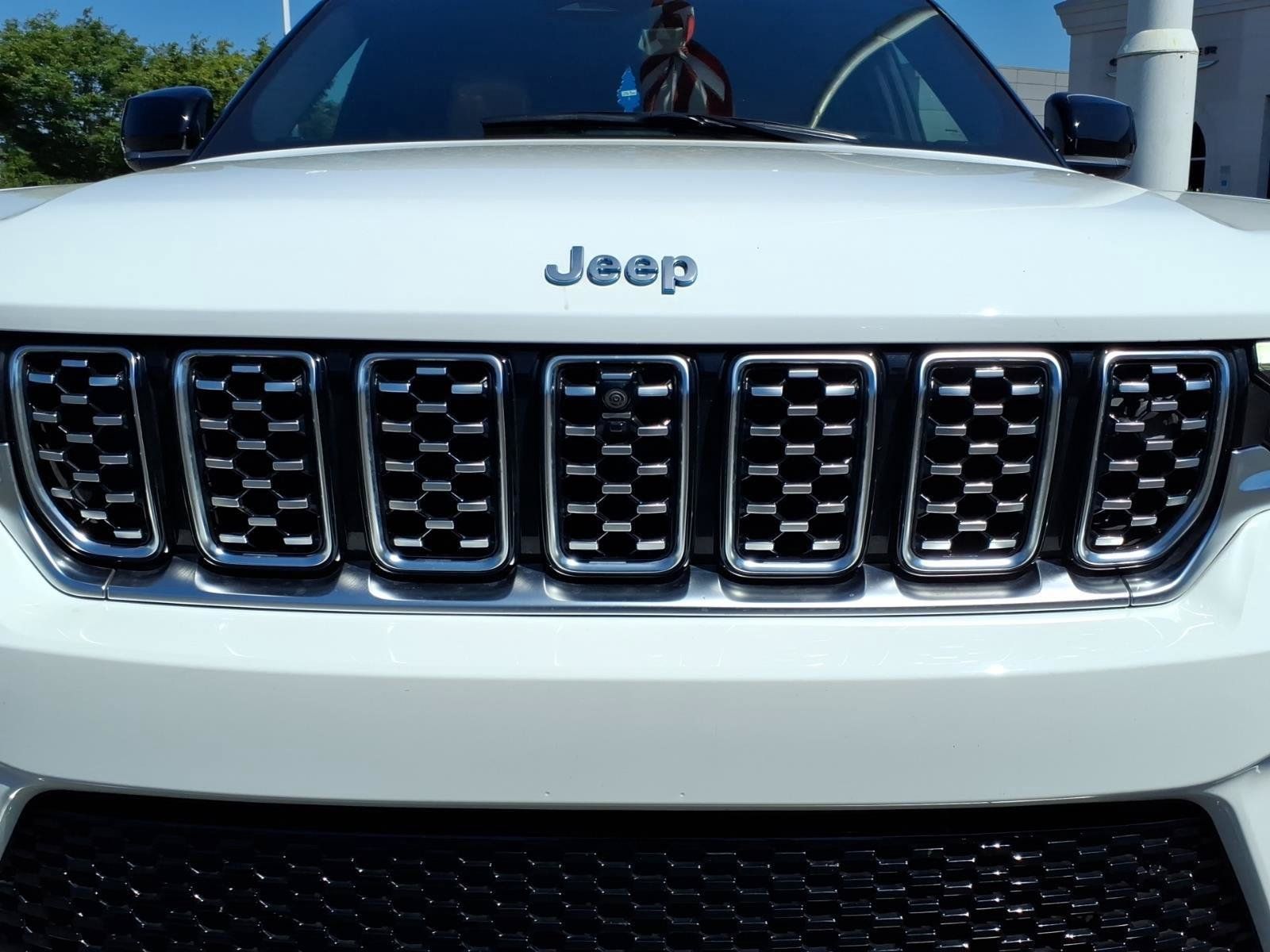 Used 2023 Jeep Grand Cherokee Summit w/ Advanced Protech Group IV AWD/4WD image 16