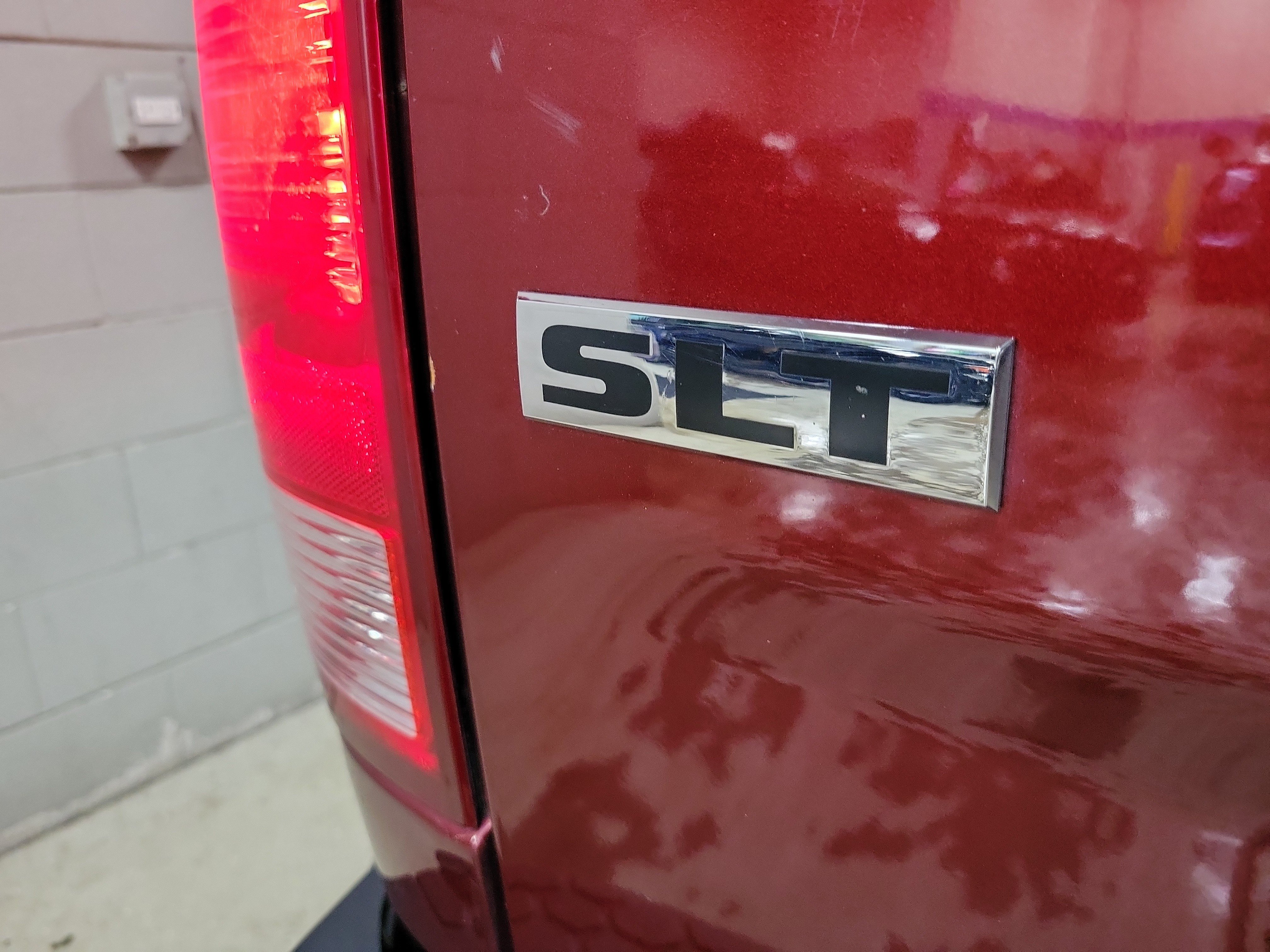 Used 2024 RAM 1500 Classic SLT AWD/4WD image 7