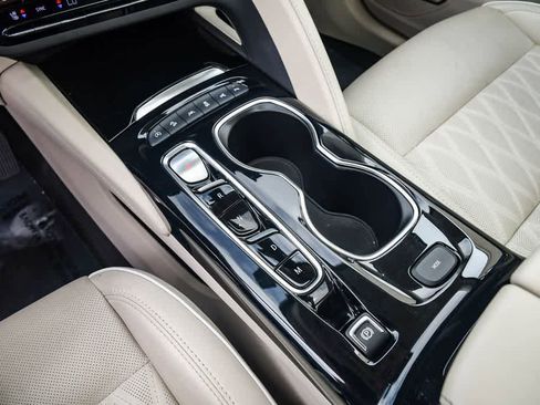 Used 2023 Buick Envision Avenir AWD/4WD image 20