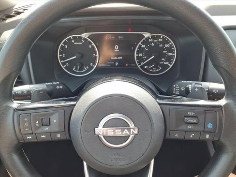 Used 2022 Nissan Rogue SV image 14