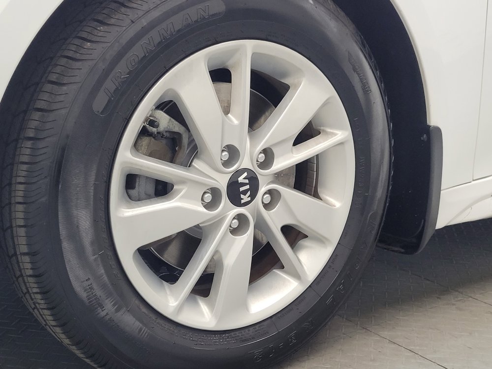 Used 2017 Kia Optima LX FWD image 31