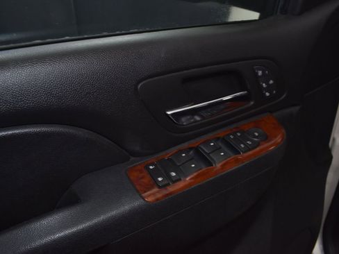 Used 2010 Chevrolet Suburban LTZ image 13