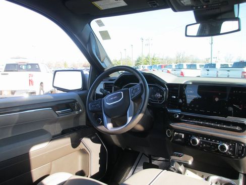 Used 2024 GMC Sierra 1500 SLT w/ SLT Premium Plus Package image 25