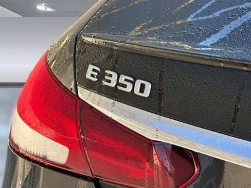 Used 2022 Mercedes-Benz E 350 Sedan image 13