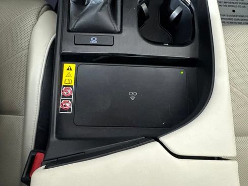Used 2025 Lexus ES 350 w/ Luxury Package FWD image 17