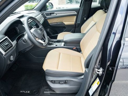 Used 2022 Volkswagen Atlas Cross Sport SE FWD image 18