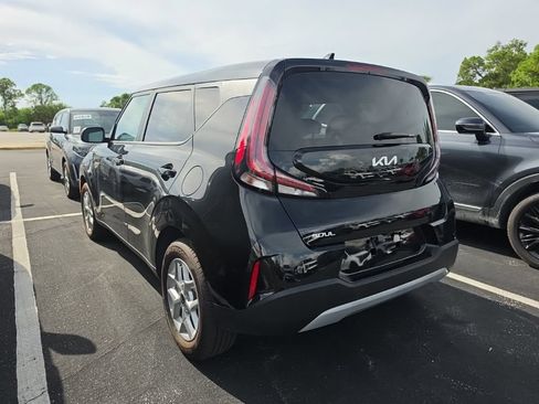 Certified 2025 Kia Soul LX w/ LX Technology Package FWD image 12