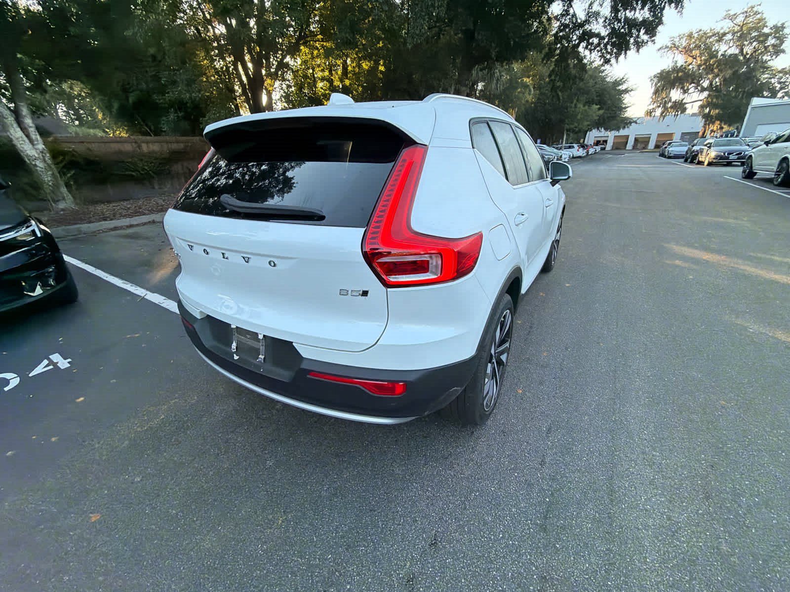 Used 2024 Volvo XC40 B5 Plus w/ Protection Package Premier AWD/4WD image 15
