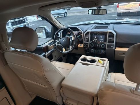 Used 2017 Ford F150 Lariat image 22