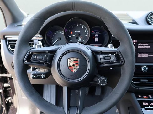 Certified 2025 Porsche Macan AWD/4WD image 27