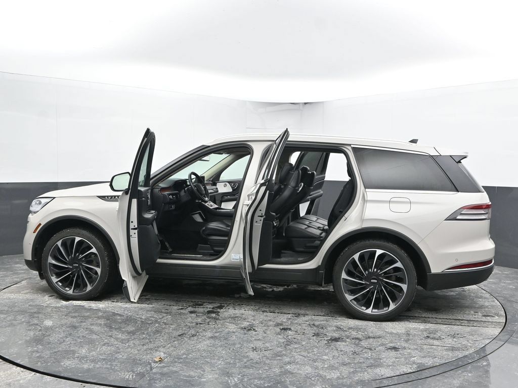Used 2024 Lincoln Aviator Reserve w/ Equipment Group 201A AWD/4WD image 56