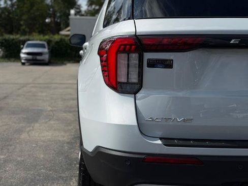 Certified 2026 Ford Explorer Active w/ Active Comfort Package RWD image 13