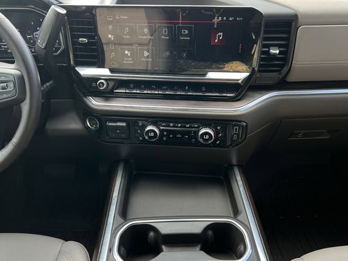 Used 2025 GMC Sierra 2500 SLT w/ Texas SLT Premium Package image 17