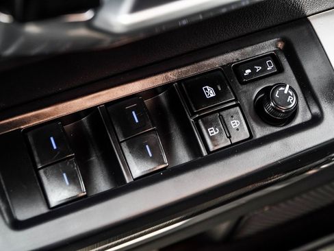 Used 2024 Toyota Sequoia Platinum image 53