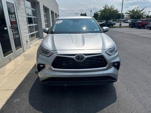 Certified 2021 Toyota Highlander LE AWD/4WD image 3