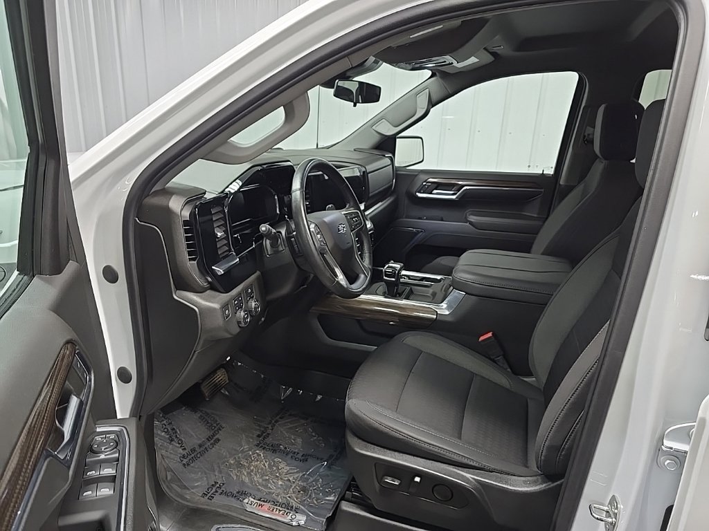 Used 2023 Chevrolet Silverado 1500 RST AWD/4WD image 28