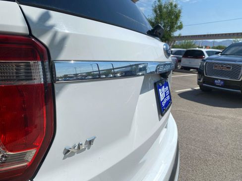 Used 2017 Ford Explorer XLT FWD image 11