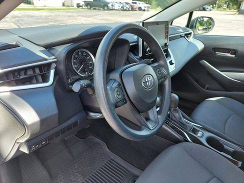 Used 2020 Toyota Corolla LE image 18