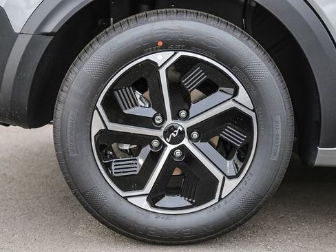 New 2026 Kia Niro LX FWD image 12