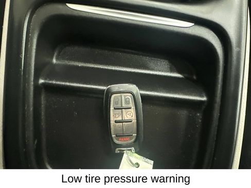 Used 2020 Chrysler Pacifica Touring-L FWD image 33