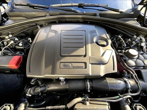 New 2026 Land Rover Range Rover Velar Dynamic SE image 11