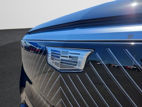 New 2024 Cadillac Lyriq Luxury image 11