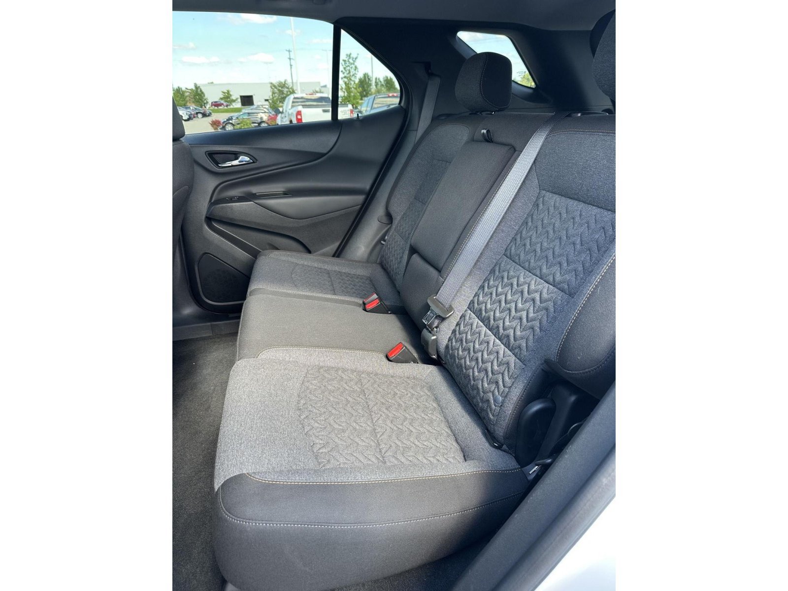 Used 2024 Chevrolet Equinox LT FWD image 32
