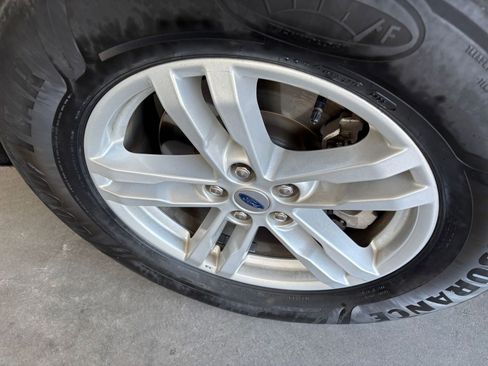 Used 2024 Ford Explorer XLT w/ Equipment Group 202A RWD image 33