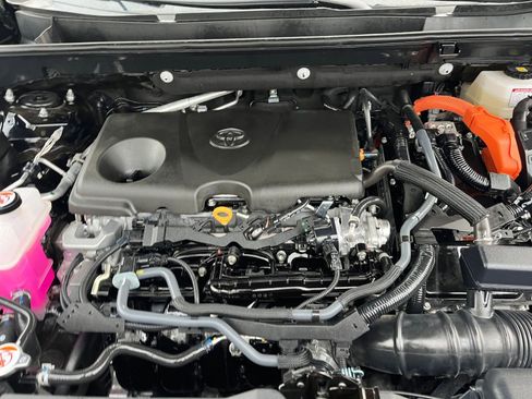 Used 2025 Toyota RAV4 LE image 32