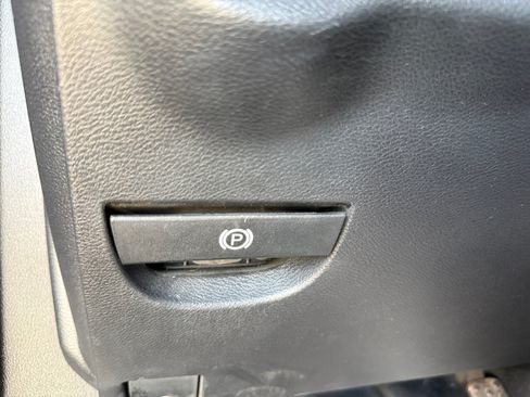 Used 2019 Dodge Challenger R/T RWD image 21