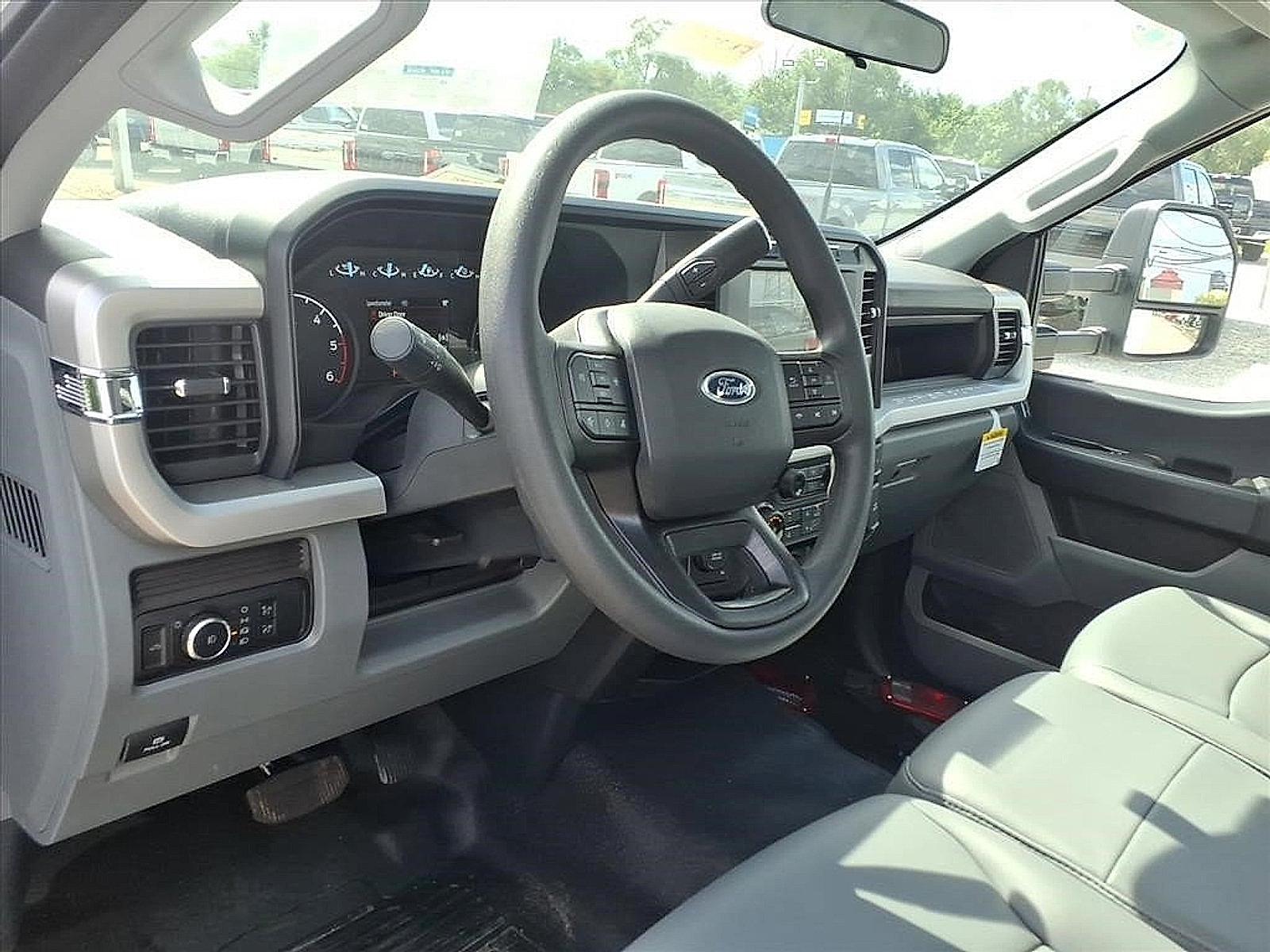 New 2024 Ford F550 4x4 Regular Cab Super Duty image 10
