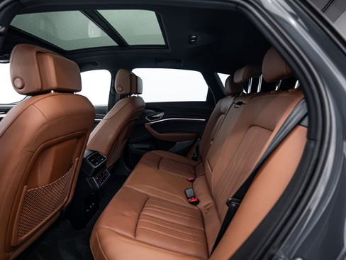 Certified 2024 Audi Q8 e-tron Premium Plus image 19