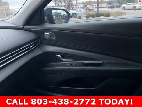 Used 2021 Hyundai Elantra SEL w/ Convenience Package image 27