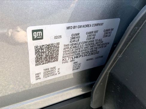 Used 2025 Chevrolet Trax LT w/ LT Convenience Package image 36