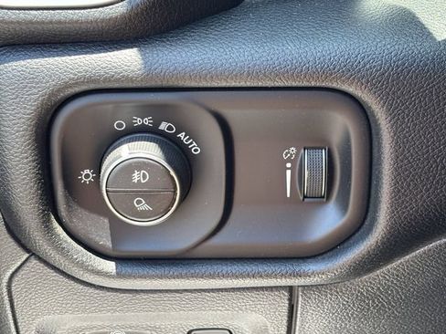 Used 2022 RAM 1500 Big Horn RWD image 32
