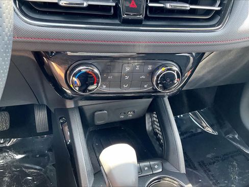 Used 2026 Chevrolet TrailBlazer RS FWD image 31