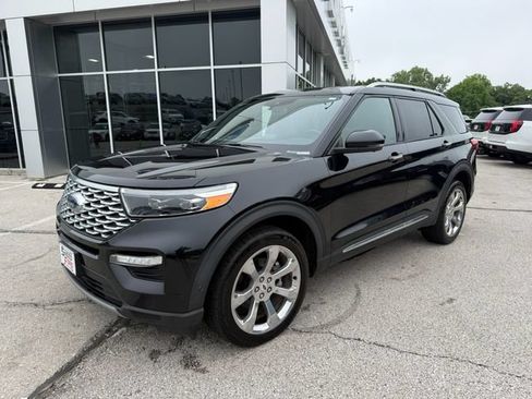Used 2020 Ford Explorer Platinum w/ Premium Technology Package AWD/4WD image 3