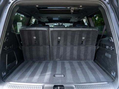 Used 2022 Jeep Wagoneer Series III w/ Premium Group I RWD image 17