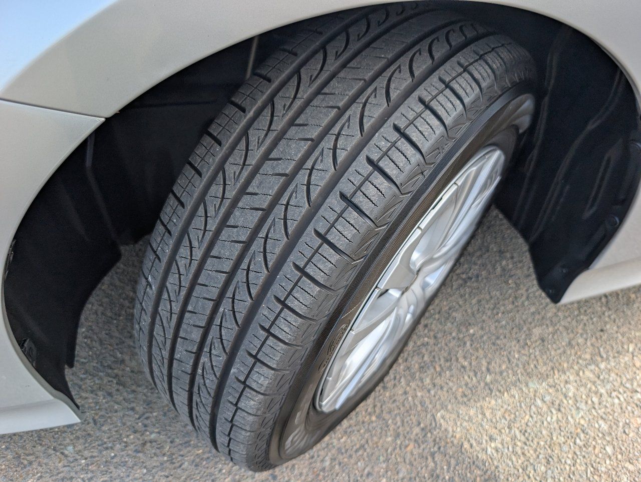 Used 2021 Toyota Prius LE FWD image 21