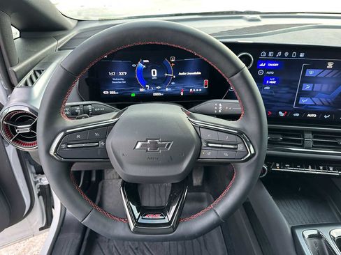 Used 2024 Chevrolet Equinox EV RS image 22