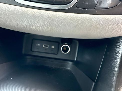 Used 2019 Chevrolet Equinox LT FWD image 17