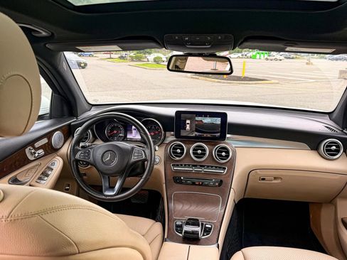 Used 2018 Mercedes-Benz GLC 300 4MATIC image 44