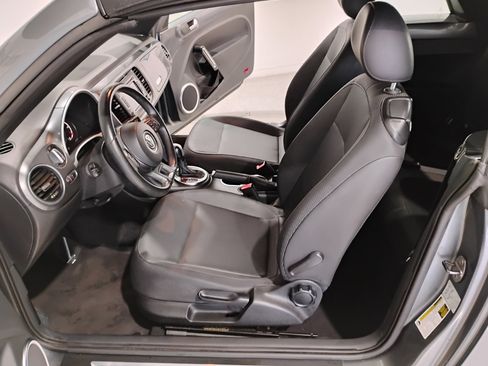 Used 2013 Volkswagen Beetle 2.5 image 12