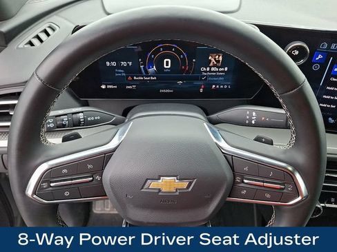 Used 2025 Chevrolet Traverse LT AWD/4WD image 4