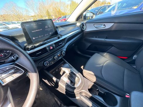 Used 2023 Kia Forte LXS image 21
