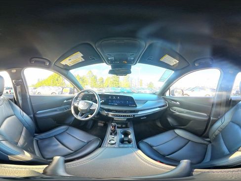 Used 2024 Cadillac XT4 Premium Luxury image 34